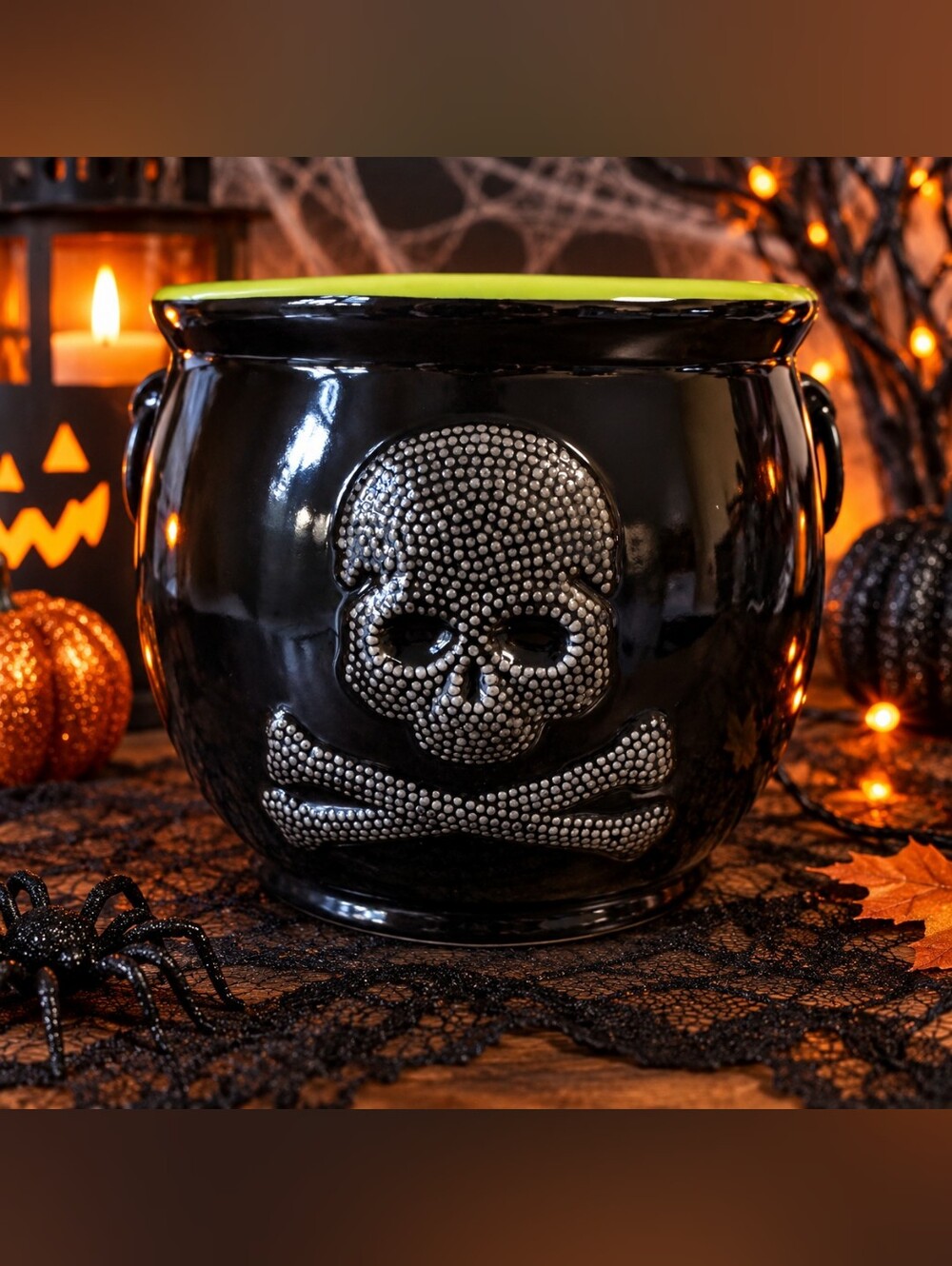 Yankee Candle Black and Green Skull Cauldron